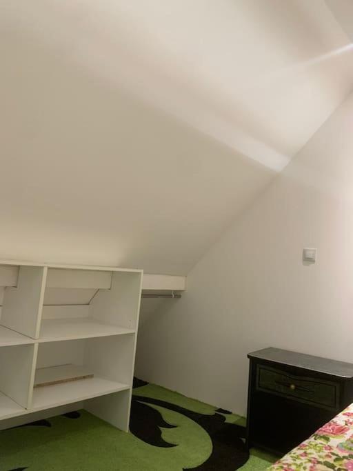 Studio Meuble Dans Une Maison Limay Luaran gambar